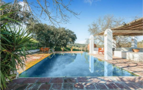 Beautiful home in Valverde de Leganés with Internet, Outdoor swimming pool and 7 Bedrooms